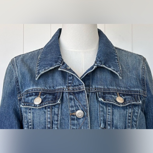 Old Navy Maternity Jean Jacket Distressed Size‎ Large - Picture 2 of 9